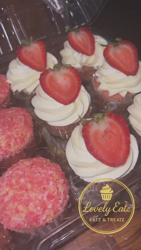 Strawberry Crunch Cupcakes